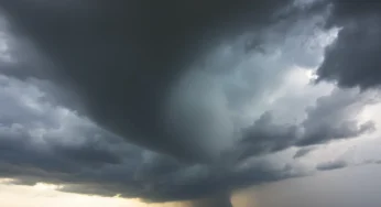 Severe Thunderstorm and Tornado Warning Hits Shreveport Area